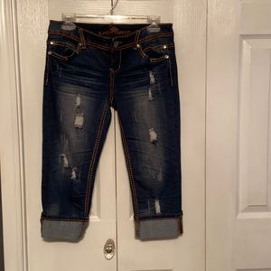 Almost Famous Jean capris. Size 5